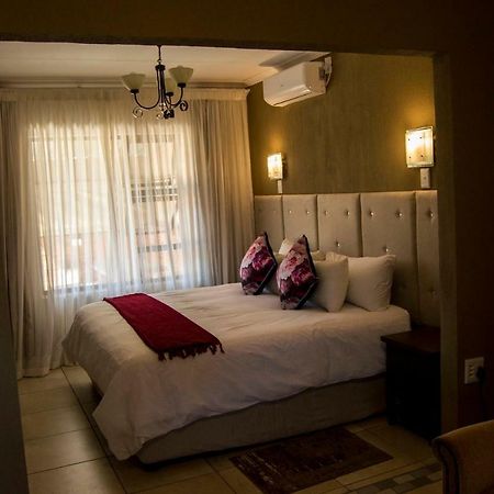 Crystal Rose Lodge & Spa Krugersdorp Luaran gambar