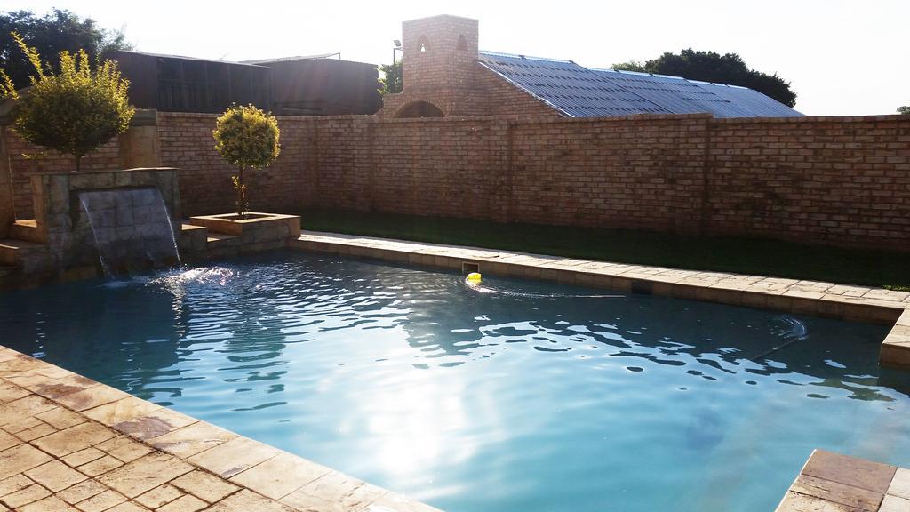 Crystal Rose Lodge & Spa Krugersdorp Luaran gambar